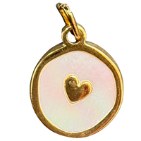 Pearly disc with heart