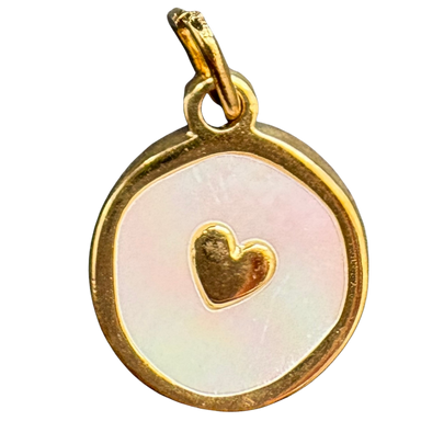 Pearly disc with heart