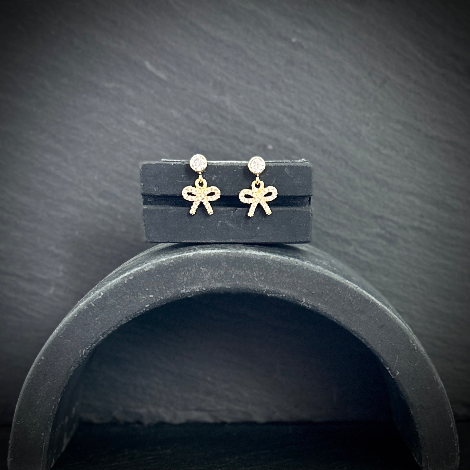 Gold_sparkle_bow_stud_earrings