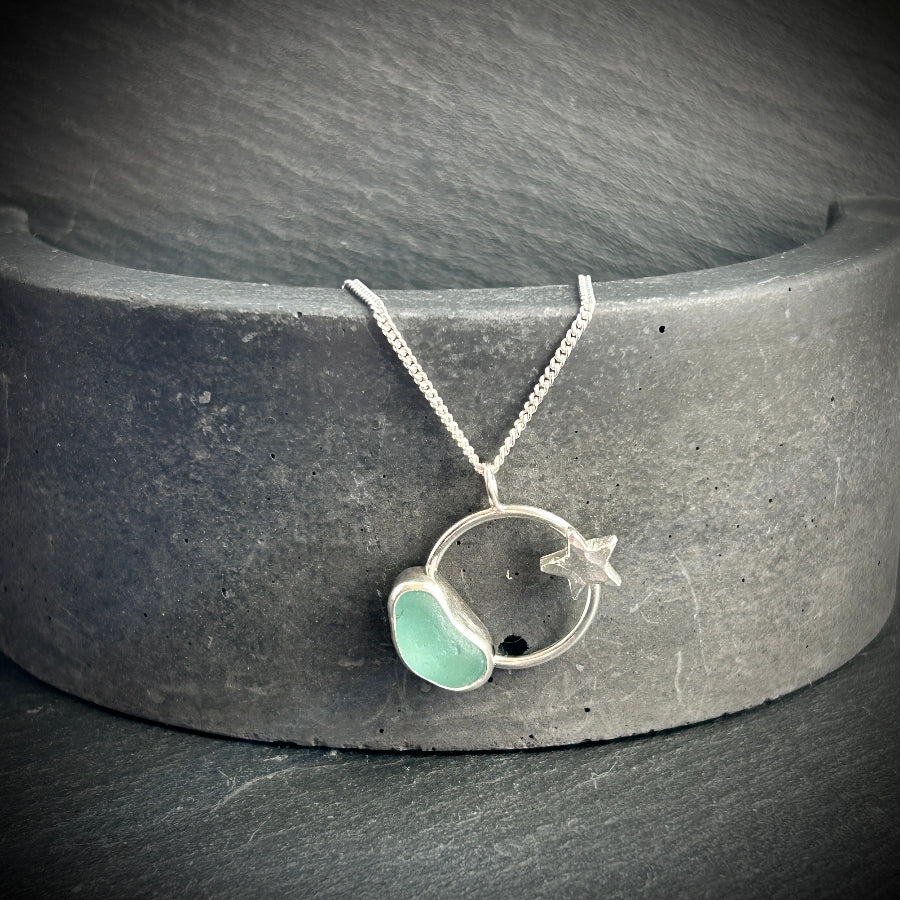 Pale turquoise Silver seren star necklace