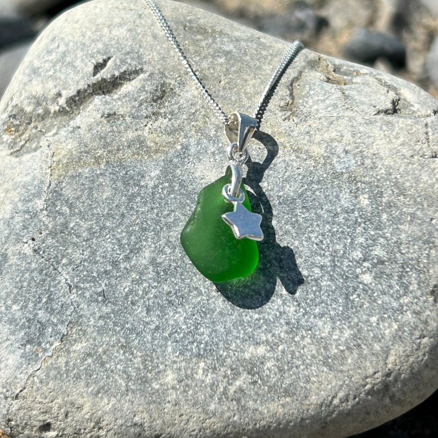 Small sea glass silver necklace Green d with star